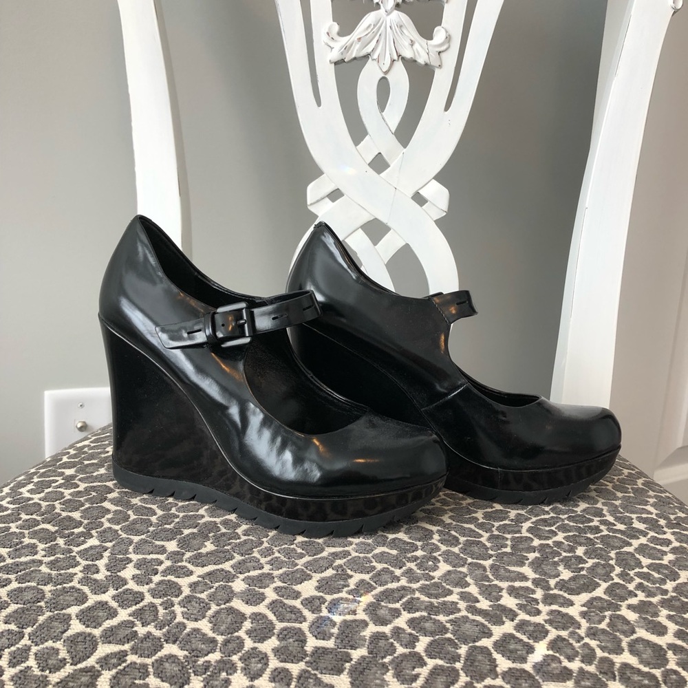 Kenneth Cole Mary Jane wedges